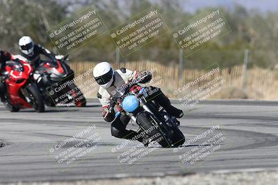 media/Dec-01-2025-Moto Forza (Mon) [[2daa91e15f]]/3-Beginner Group/Session 3 (Turn 3)/